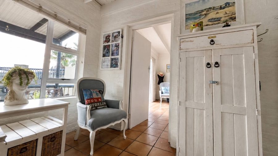 5 Bedroom Property for Sale in Stilbaai Wes Western Cape